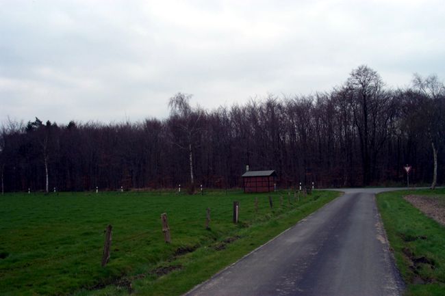 Hier trifft diese Landstrae auf die Russenstrae