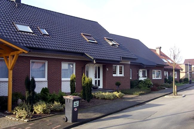 Hbsche Huser mit schn gestaltete Beete