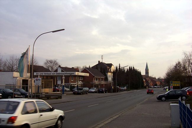 Ein Gebrauchtwagen - Hndler an der Mhlenstrae