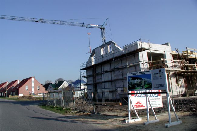 Hier entsteht ein neues Mehrfamilien - Haus