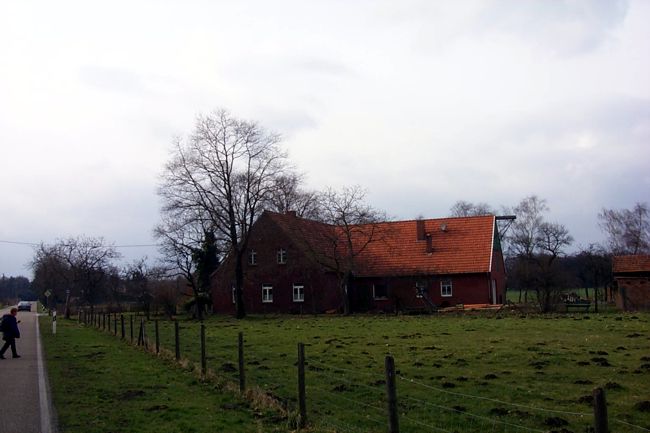 Blick auf einen kleinen Bauernhof