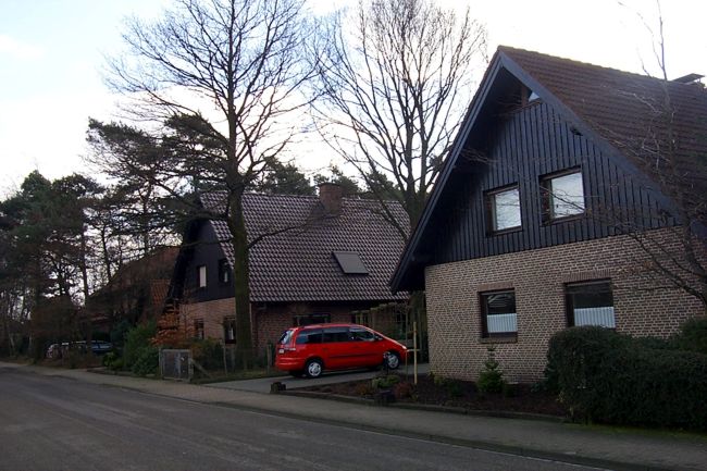 Hbsche Huser mit schn gestaltete Beete