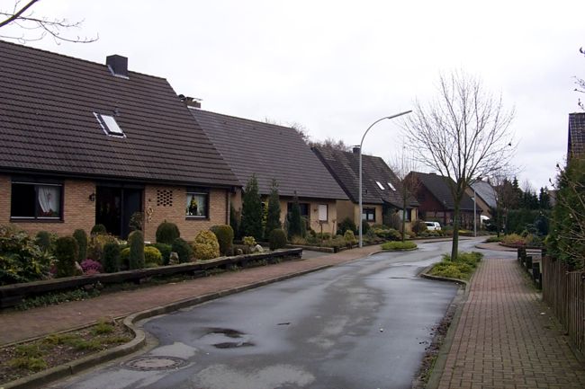 Hbsche Huser mit schn gestaltete Beete