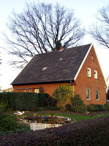 Ein Haus mit einem gepflegten Garten