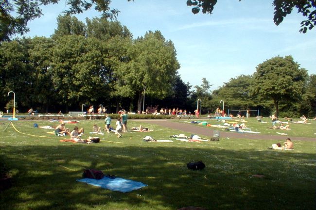 Mchte man eine Pause machen ist genug Platz vorhanden um in der Sonne zu entspannen