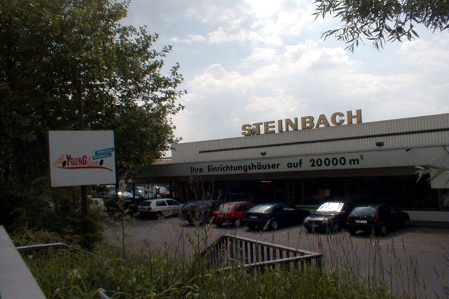 Hier war frher ein Mbelhaus der Firma Steinbach