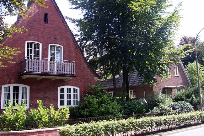 Ein hbsches, lteres Haus