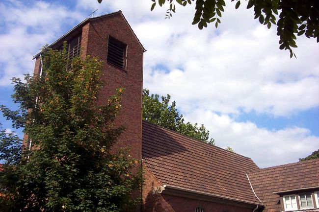 Der Glockenturm der Pauluskirche