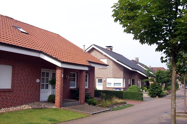 Ein hbsches Haus mit einen kleinen, gepflegten Vorgarten