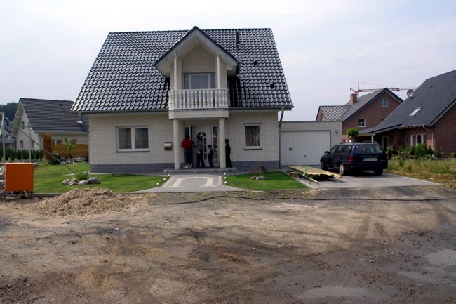 Ein hbsches Haus mit einen sehr gepflegten Garten