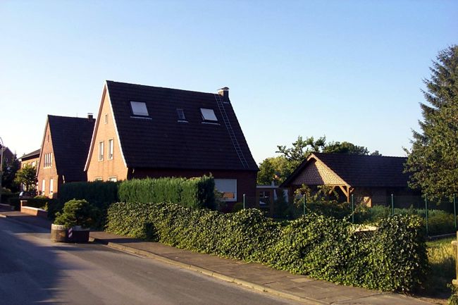 Ein hbsches, kleines Haus im Garten