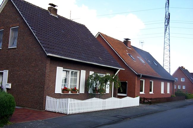 Dieses hbsche, kleine Haus hat noch Fensterlden