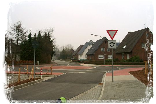 Der Kreisverkehr am Geschwister Scholl Gymnasium
