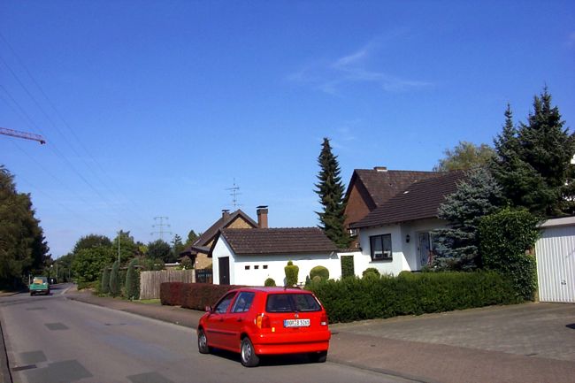 Dieses Haus in strahlendem wei ist sehr auffallend