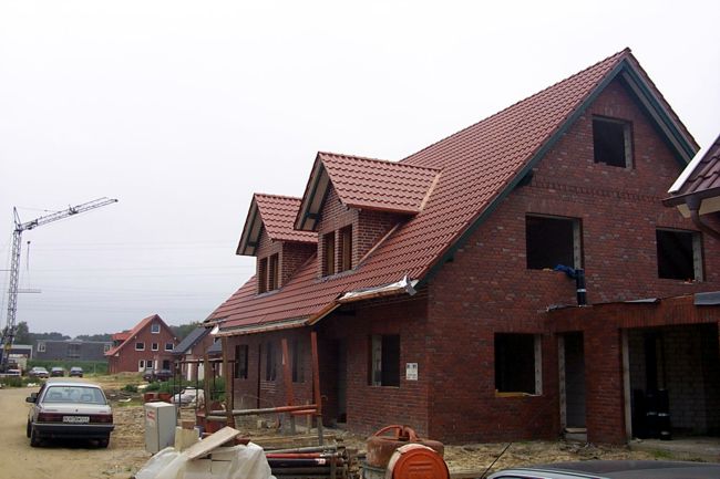 Hier befindet sich dieses Doppelhaus noch im Bau