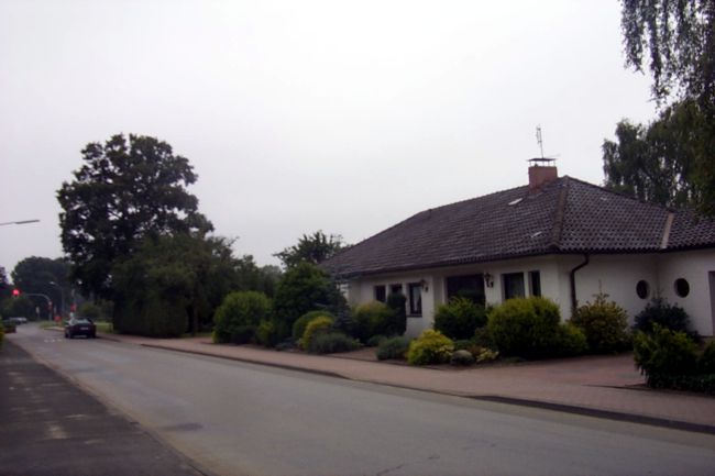 Ein hbscher Bungalow mit schnen Anlagen