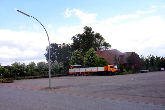 Ein groer Parkplatz am ende der Ottostrae