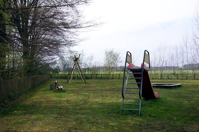 Ein Kleiner Kinderspielplatz